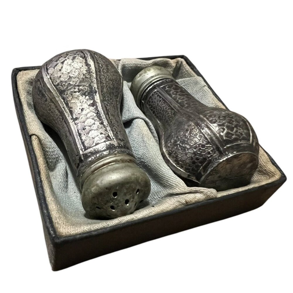 Vintage Metal Salt & Pepper Shaker‎ Set W/Box